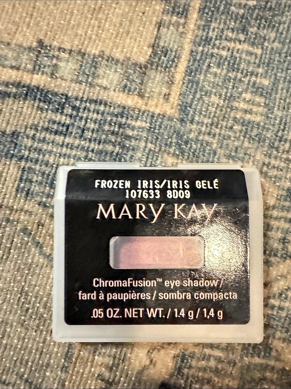 Mary Kay ChromaFusion eye shadow Frozen Iris/Iris Gelé Purple Eyeshadow NWT